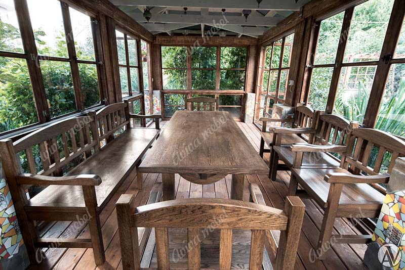 Деревянные столы на кухню